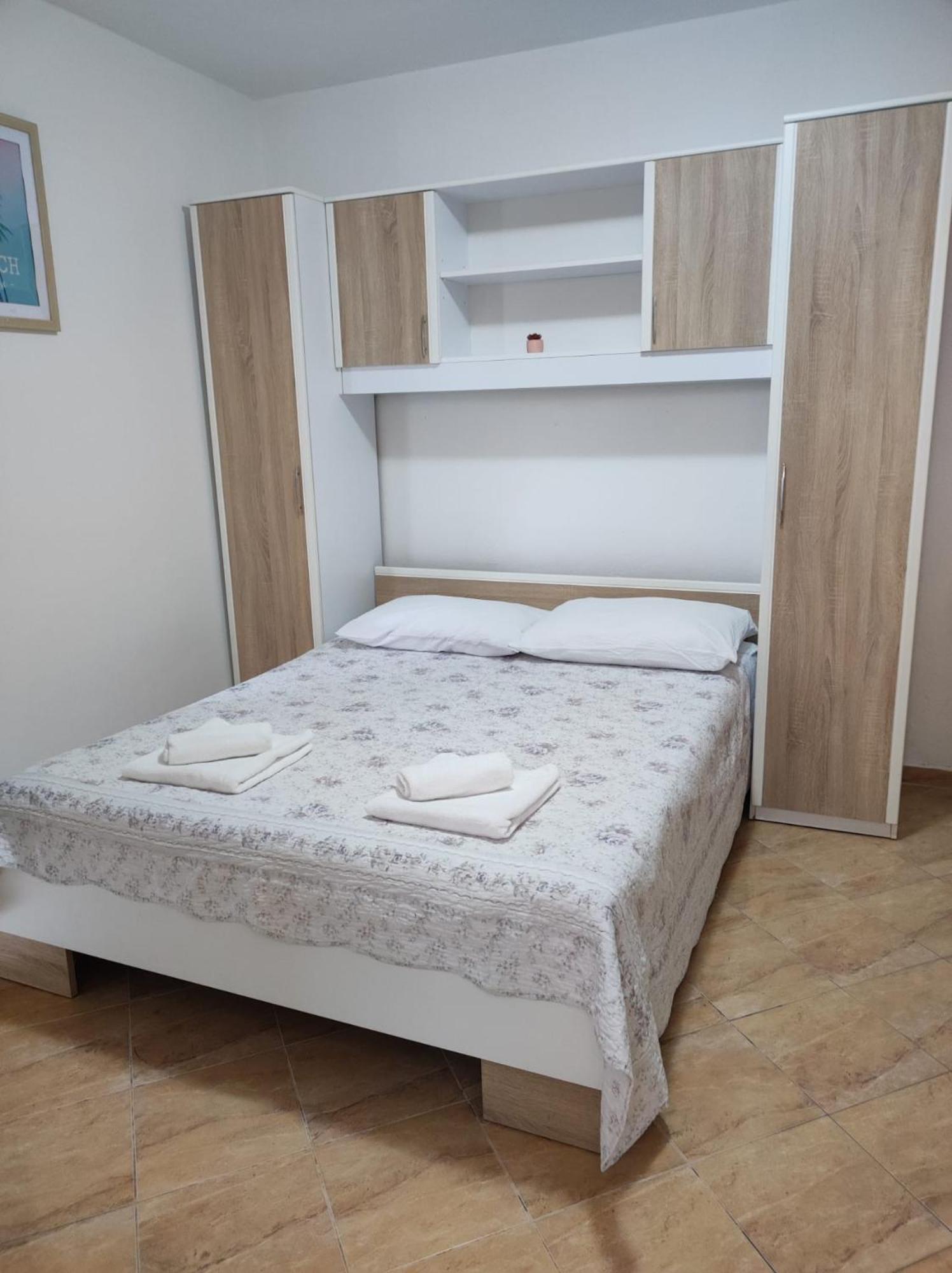 Gordana Apartmani Ljubač Exterior foto